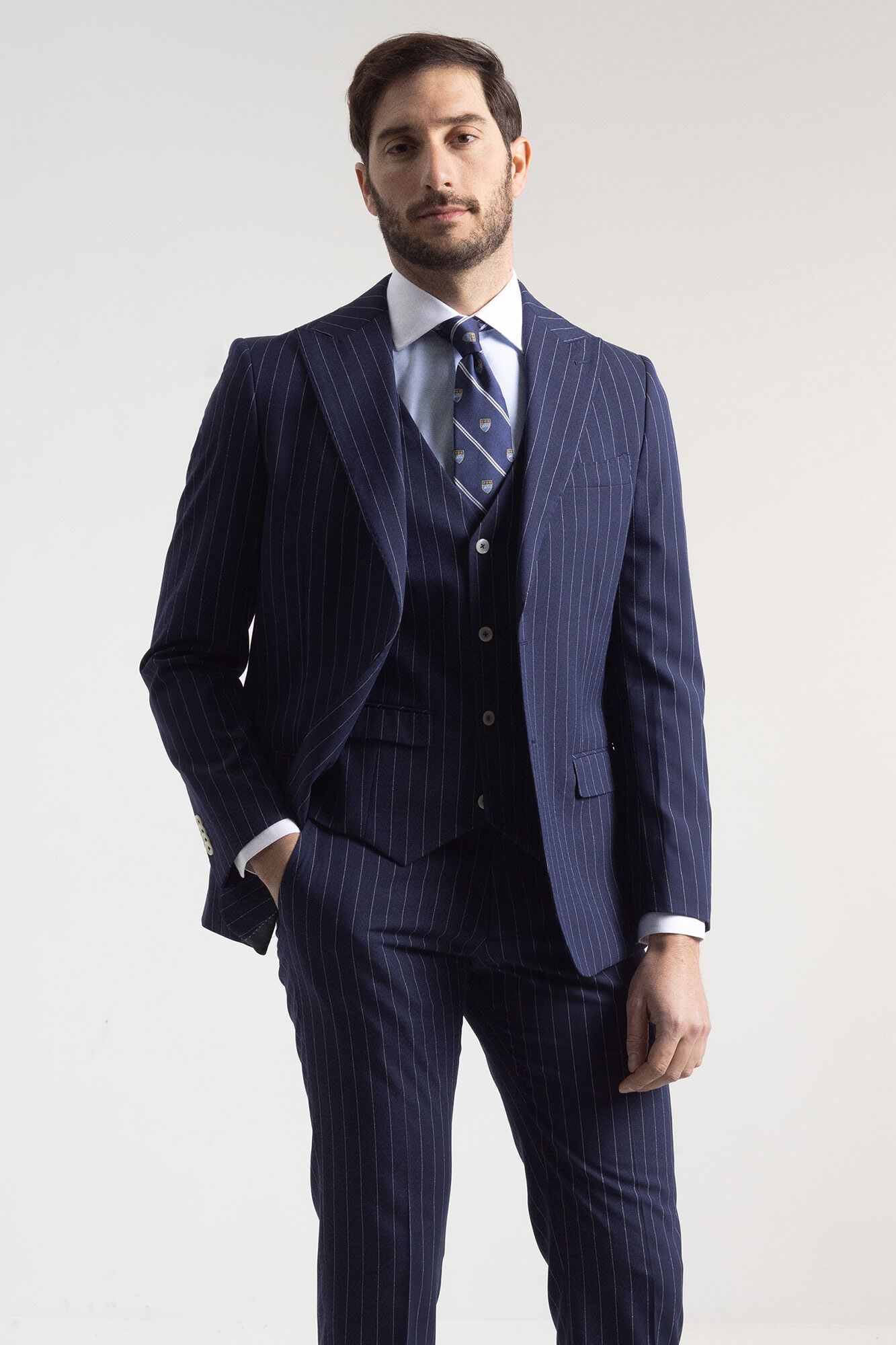 Trajes tres piezas hombre 2025
