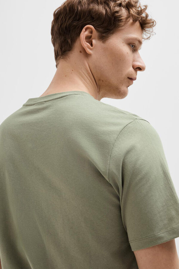 Cortefiel Camiseta de manga corta con detalle frontal confeccionada con algodón orgánico. Gris