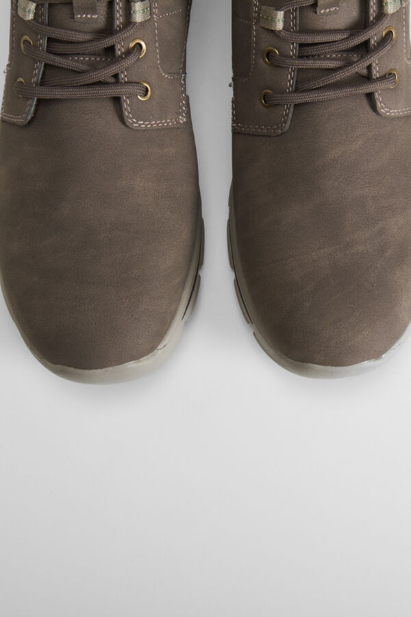 Comfeet Botín deportivo Helium Comfeet Marrón oscuro