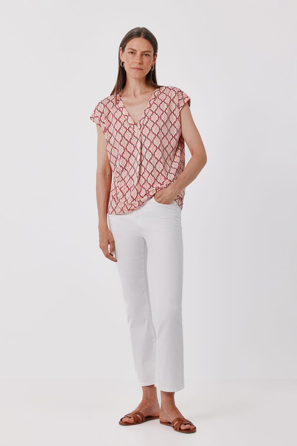 Cortefiel T-shirt gola em bico com detalhe de renda Multicolorido