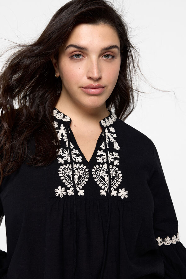 Cortefiel Long sleeve shirt with embroidered details plus size Black