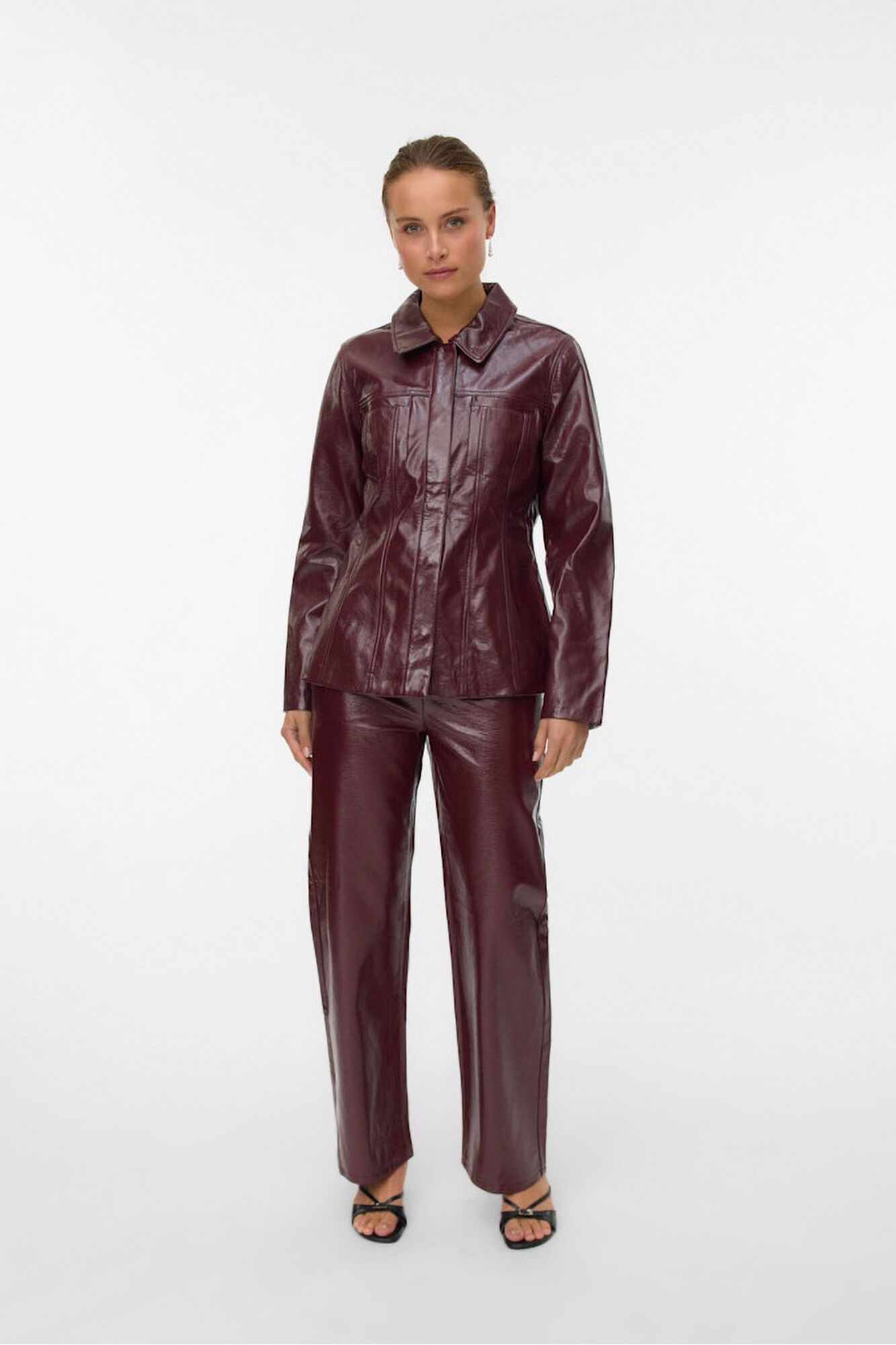 Vero Moda Blus&atilde;o justa com efeito couro 