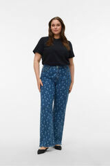 Vero Moda Curve Jeans largos tamanhos grandes Azul