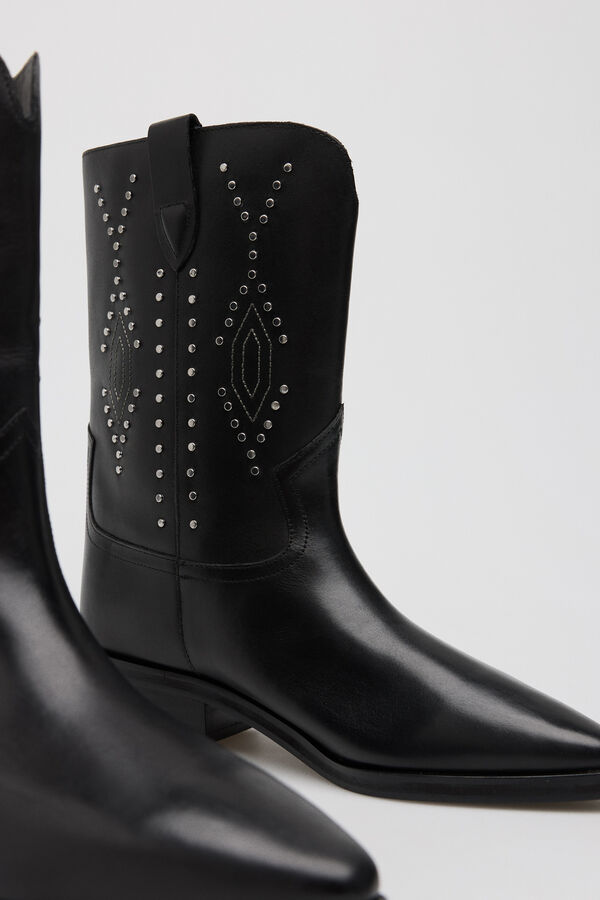 Cortefiel Studded napa boot Black