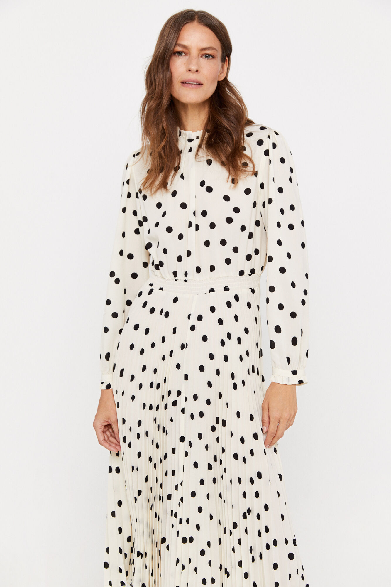 Black white store pleated dress