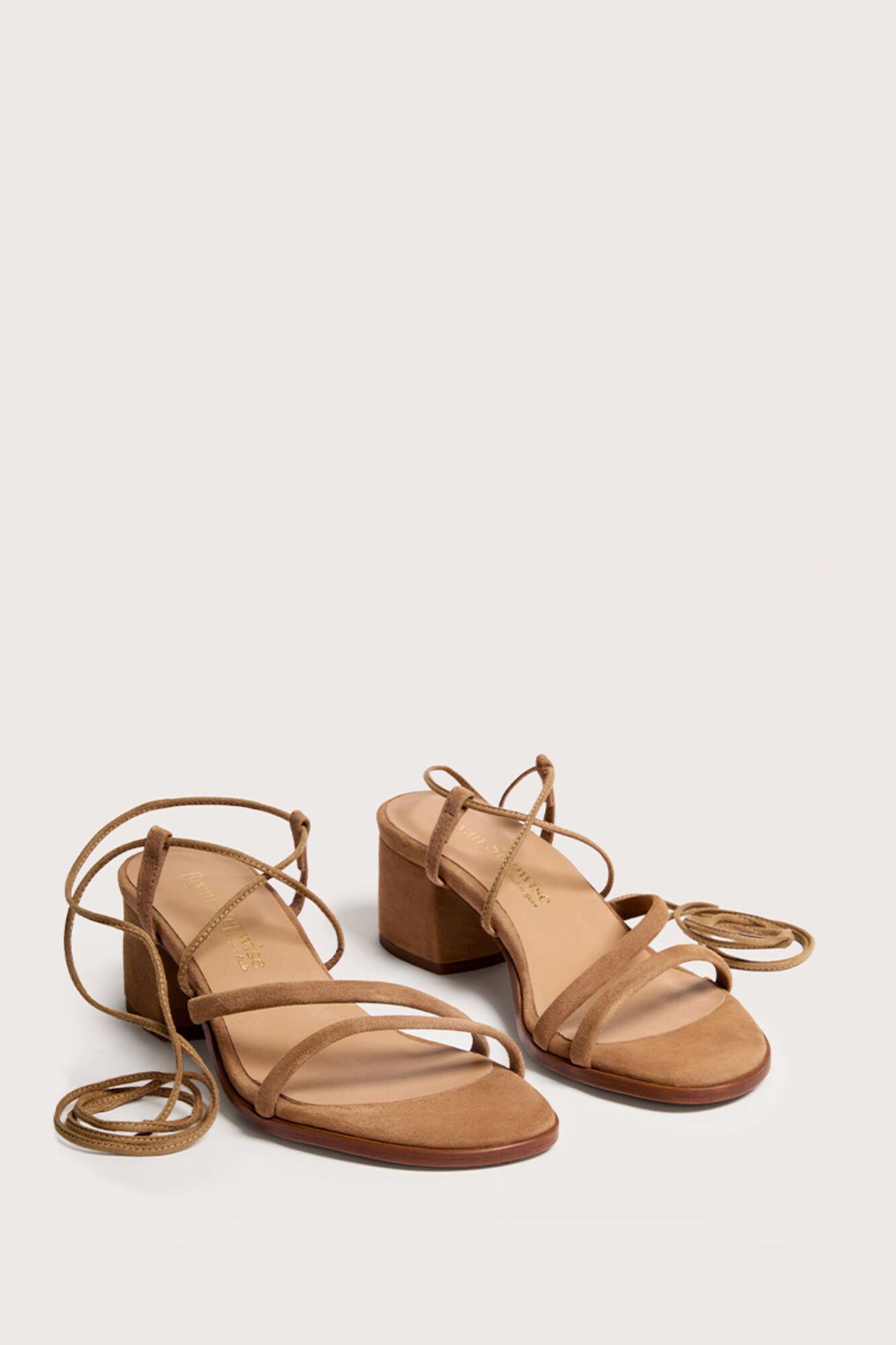 Bryan Stepwise Sand&aacute;lia de salto largo