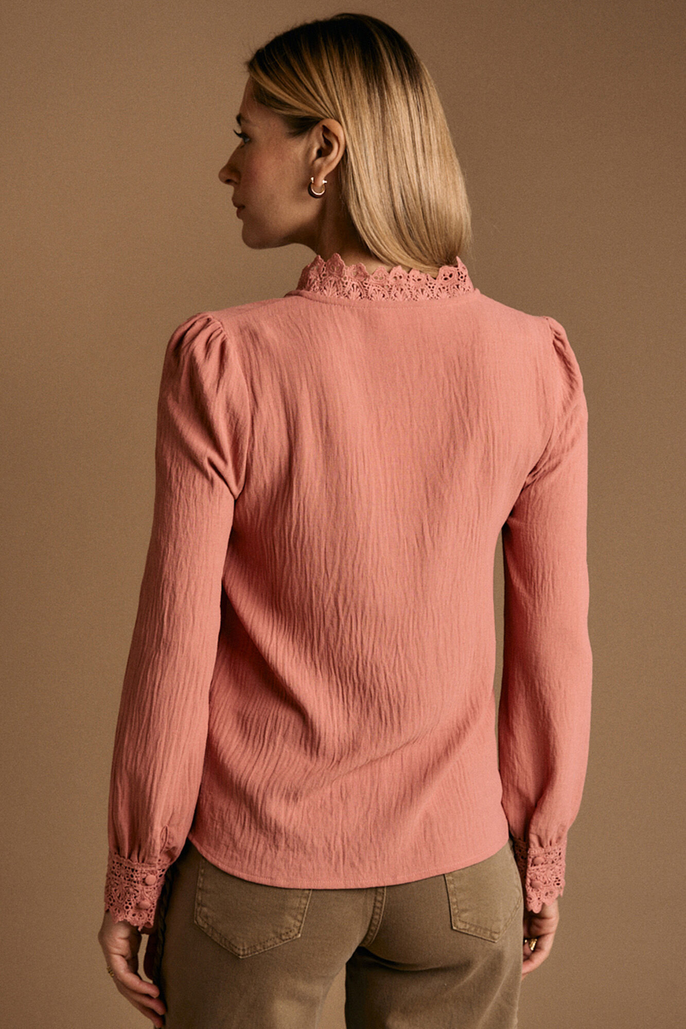 Pol&iacute;n Et Moi Camisa gola bordada Luzma