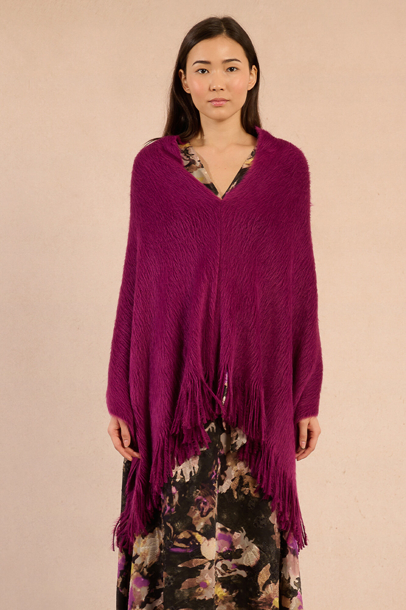 Molly Bracken Poncho assim&eacute;trico com franjas