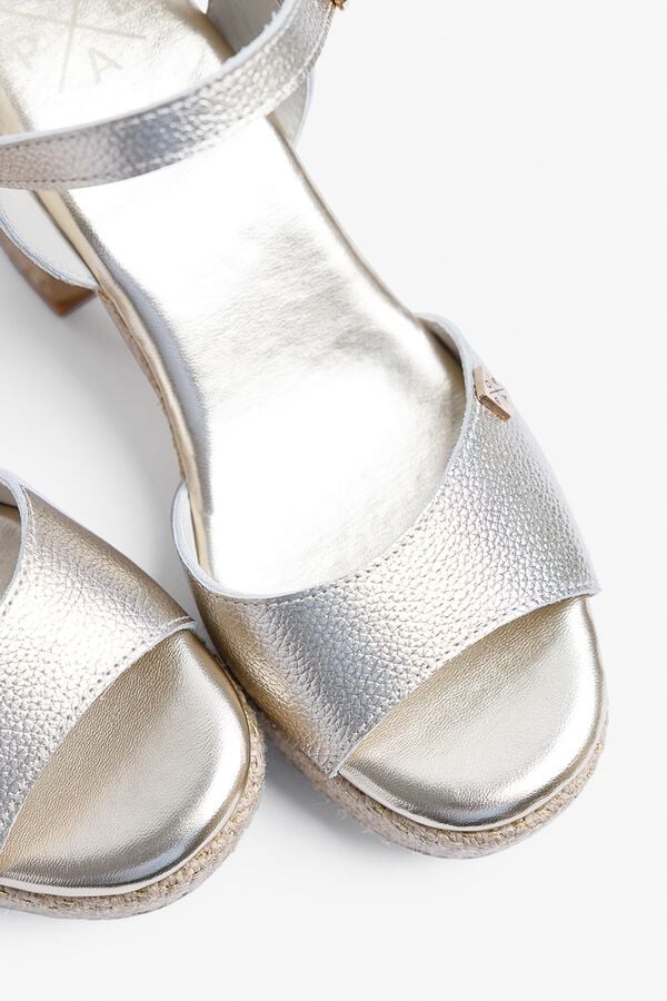 Popa Sand&aacute;lia cunha salto senhora Daira Laminado Dourado