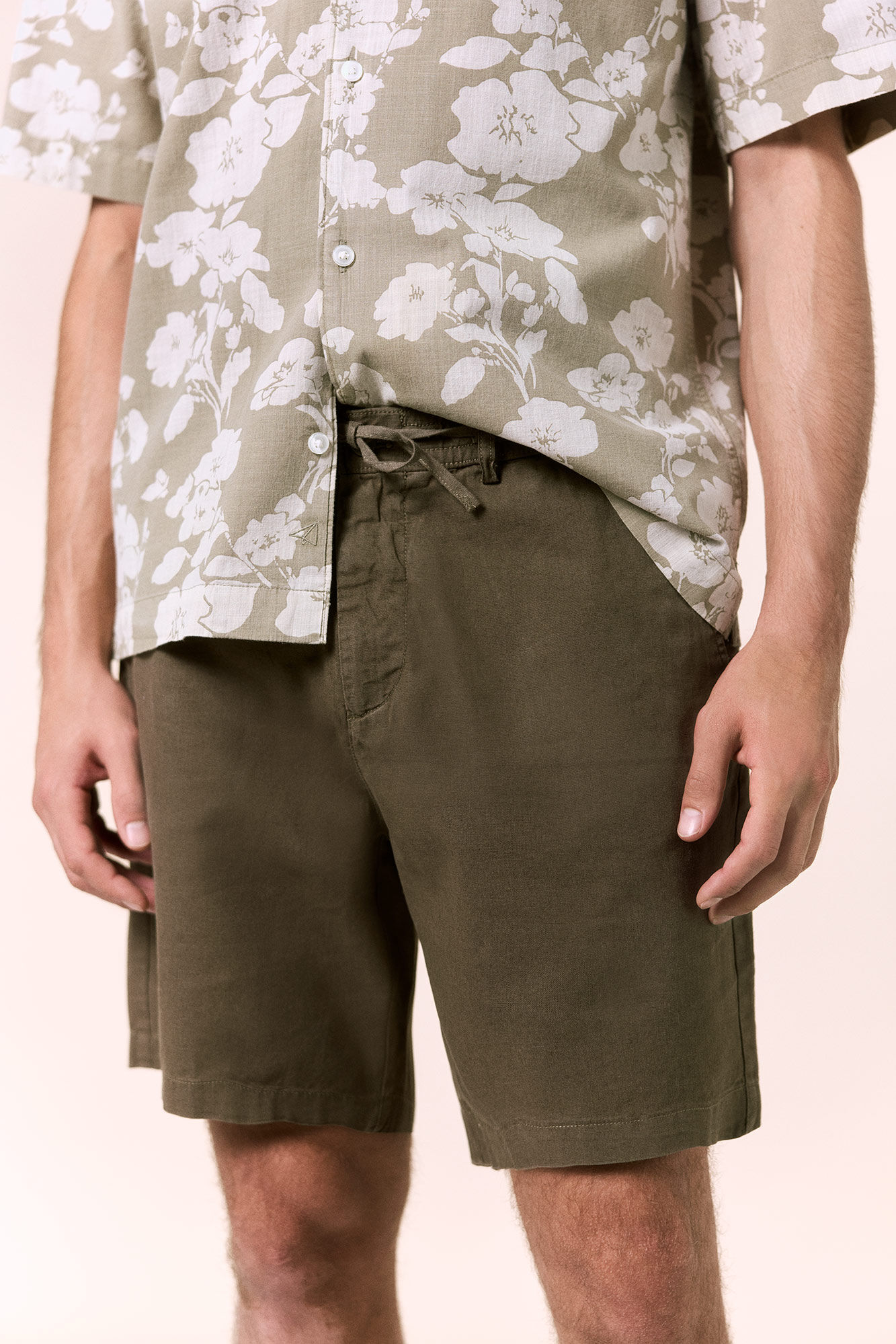 OOTO Bermuda de lino con cordones