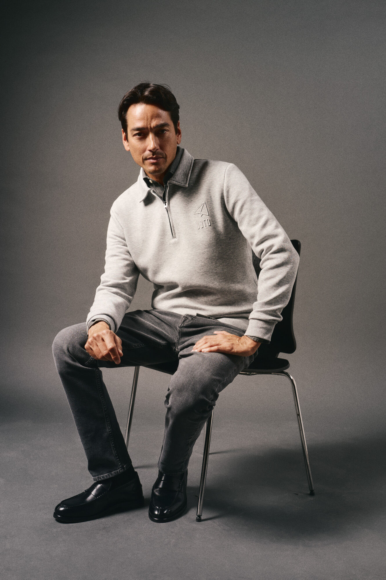 OOTO Sweatshirt com gola e fecho-&eacute;clair