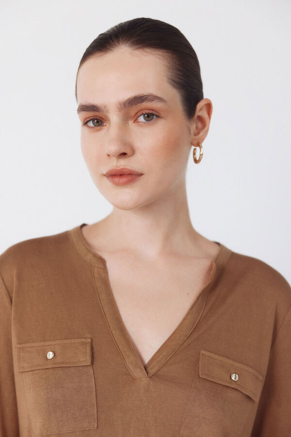 Cortefiel T-shirt with pockets Beige