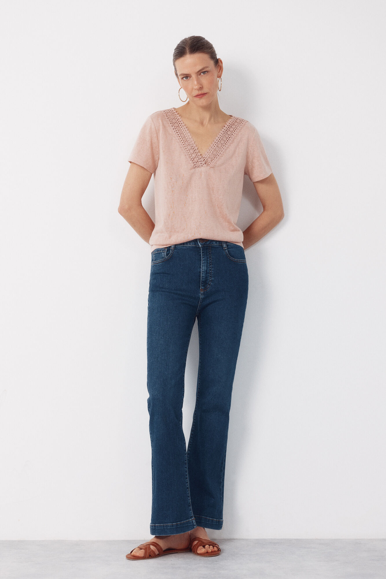 Cortefiel Camiseta com bico e enfeites