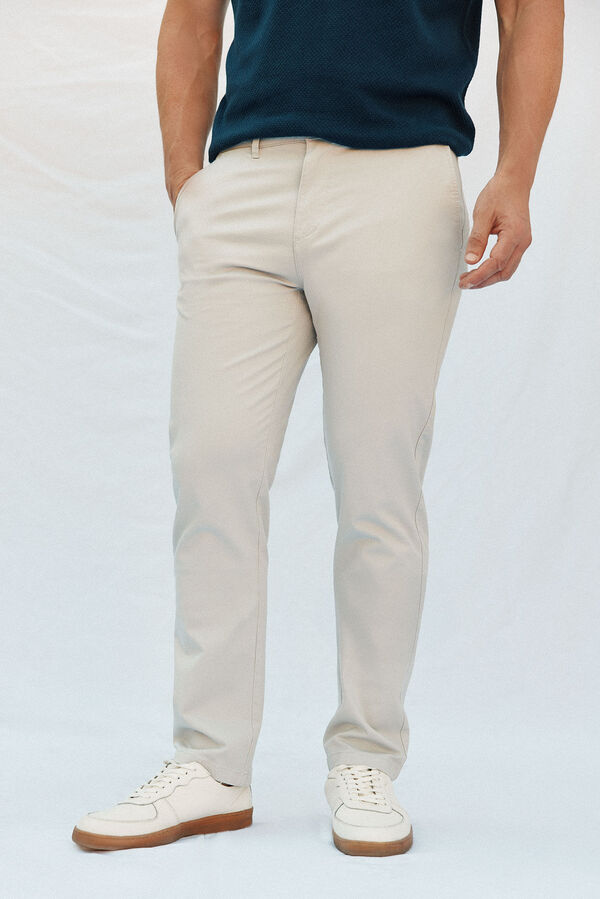 Cortefiel Pantalón chino ligero regular fit Gris