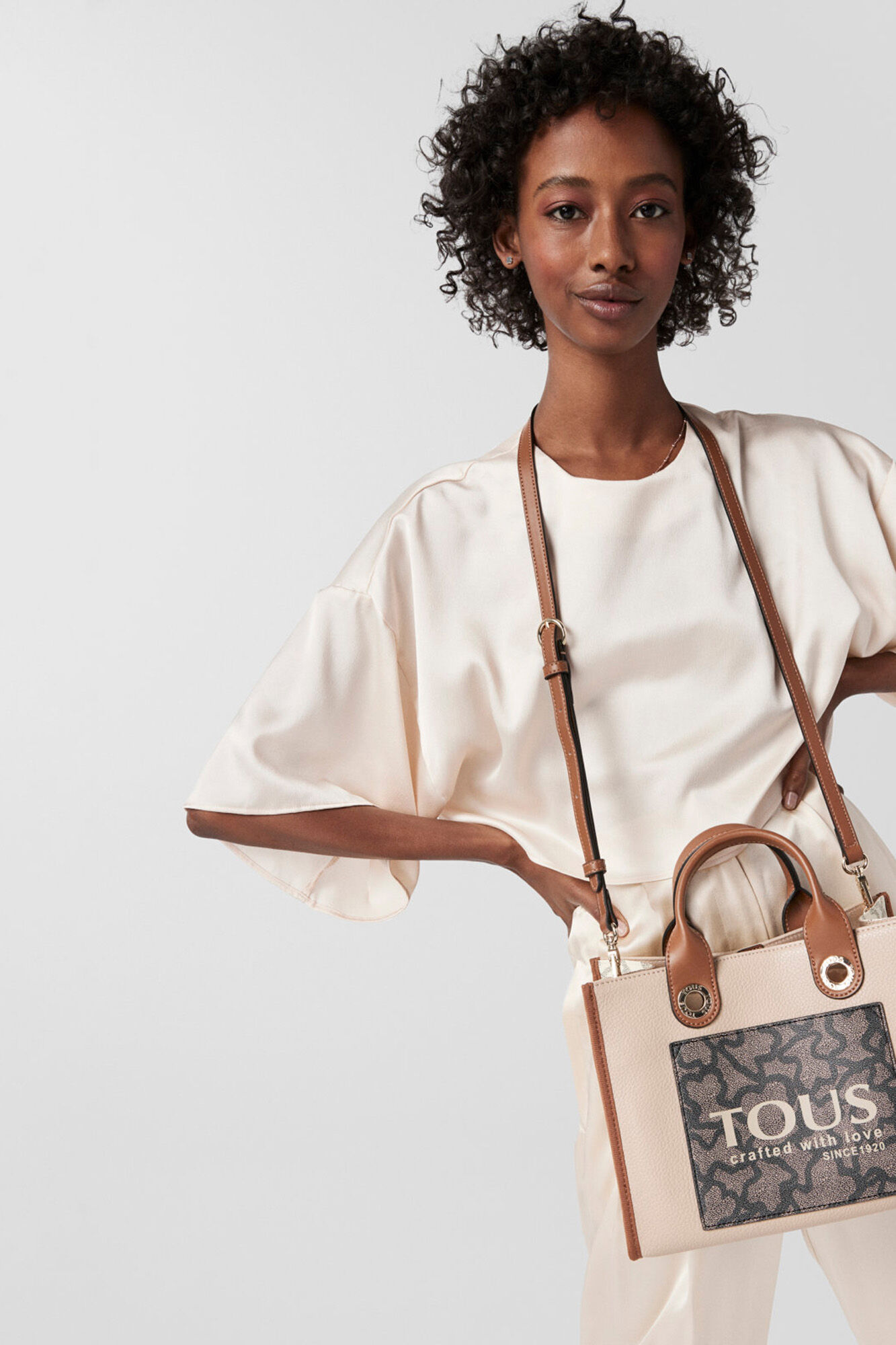 Tous Shopping mediano beige Amaya Kaos Icon