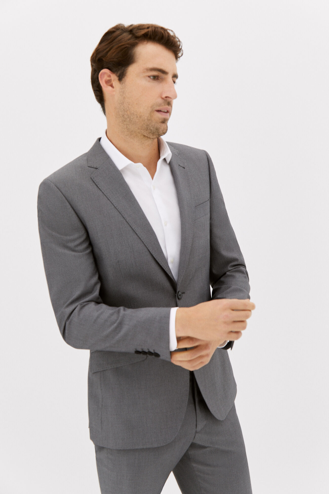 Blazer Gris para hombre [Aprende a combinarla] - Blog Moda Hombre