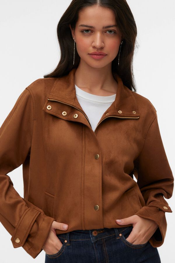 Vero Moda Blus&atilde;o em camur&ccedil;a gola alta Castanho