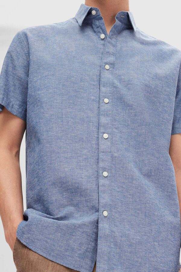 Cortefiel Camisa de manga corta confeccionada con lino. Azul royal
