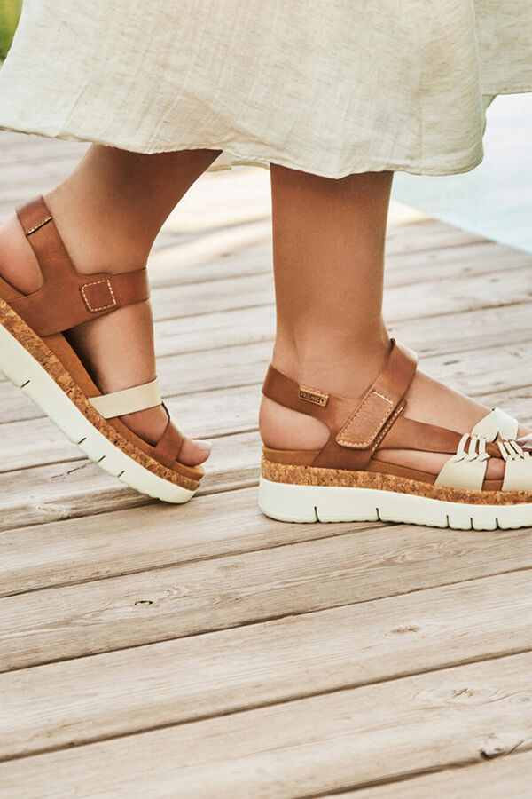 Pikolinos Sand&aacute;lias com fecho aderente para mulher Ecru