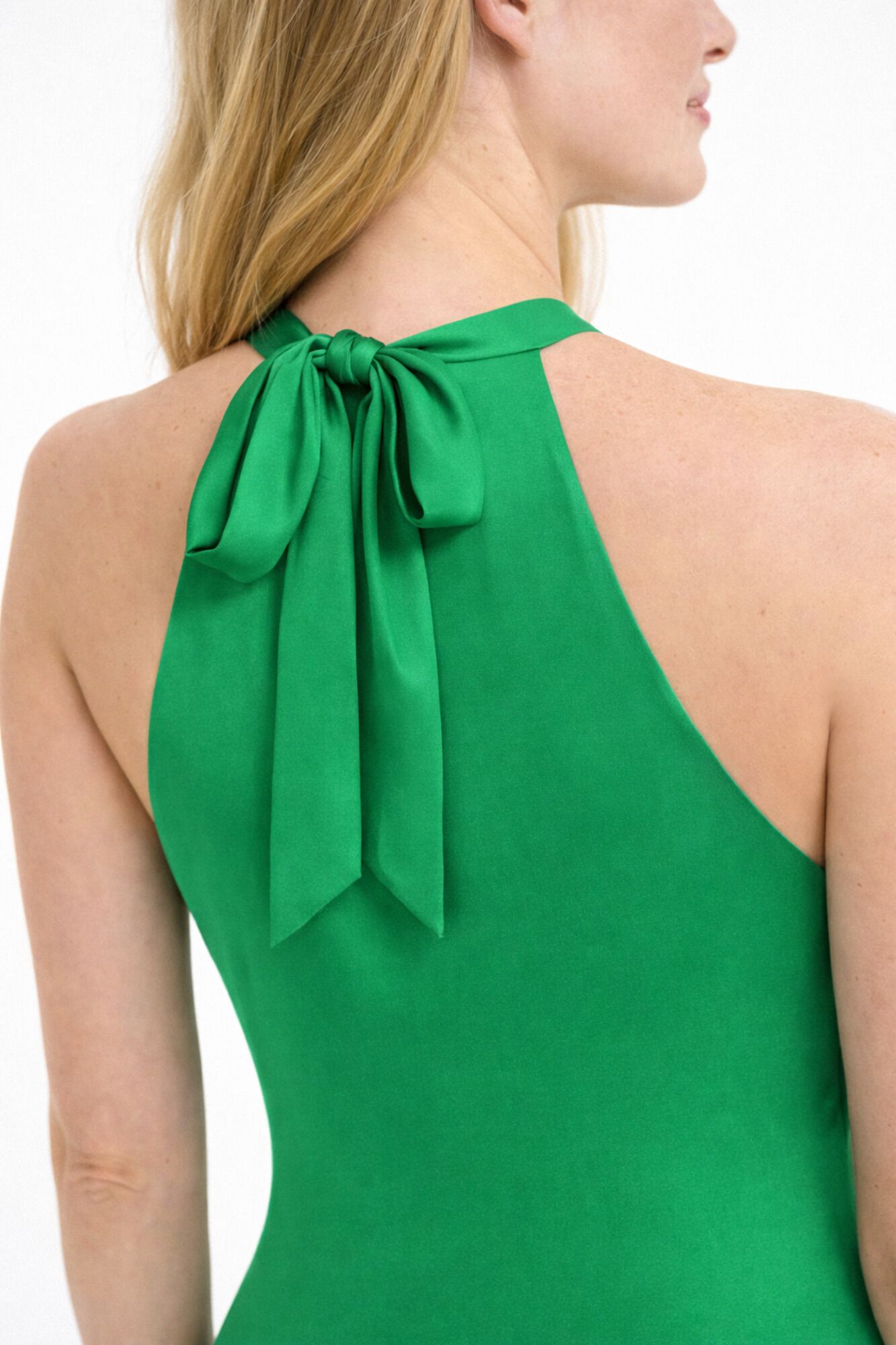 Vila Vestido de festa acetinado gola halter