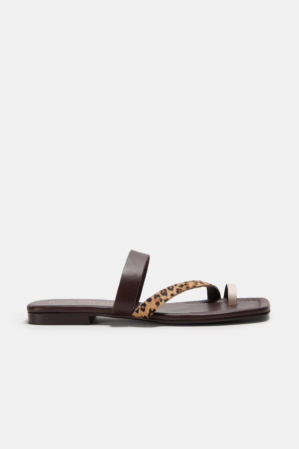 Bryan Stepwise Sand&aacute;lia rasa em pele Castanho