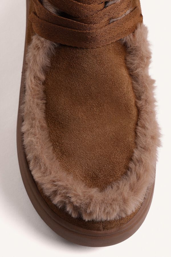 Gioseppo Leather Australian boots Nude