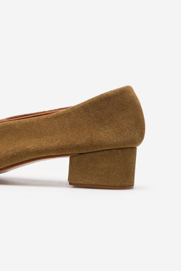 Cortefiel leather ballerina shoe with heel Nude