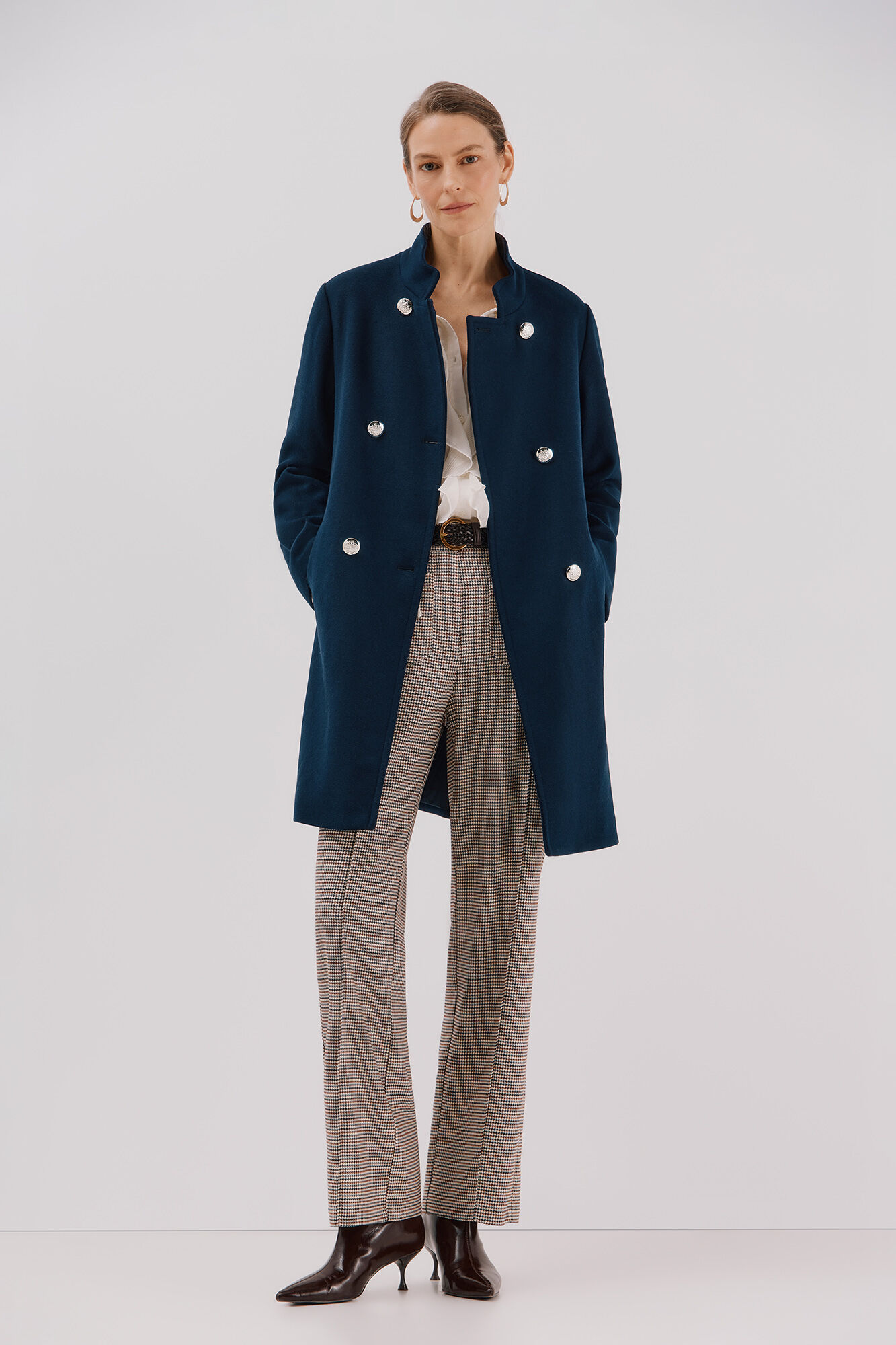 Cortefiel Double-breasted coat with gold buttons