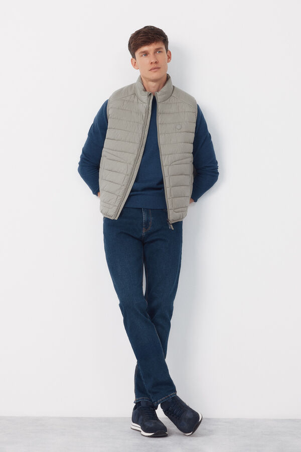 Cortefiel Ultra-light quilted gilet Kaki