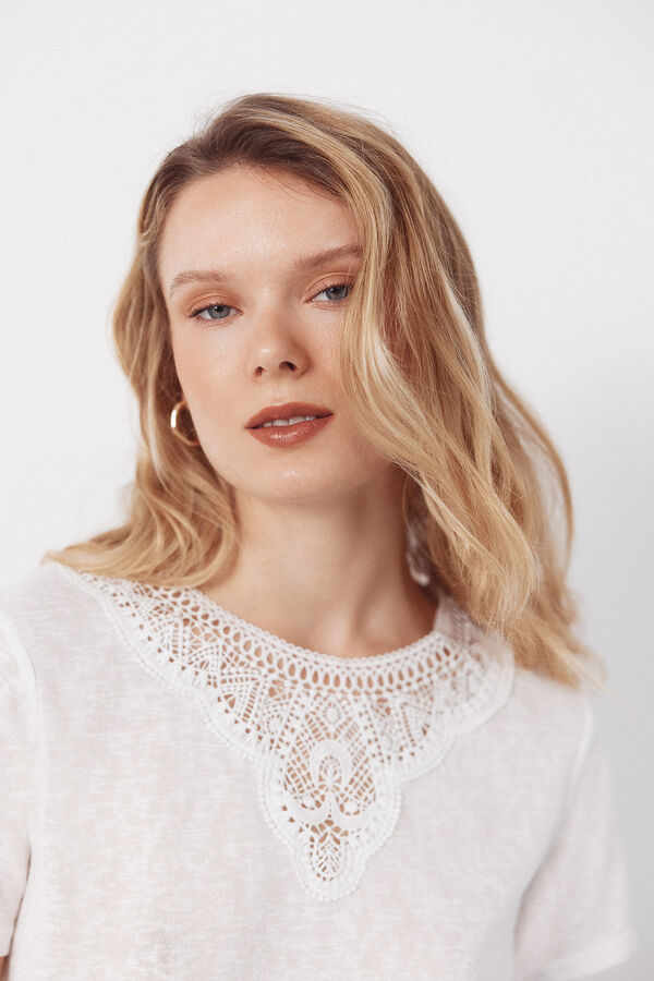 Cortefiel Guipure neckline t-shirt White