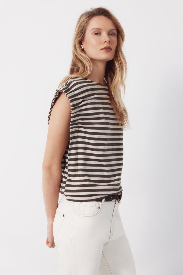 Cortefiel T-shirt with gathered armholes Brown