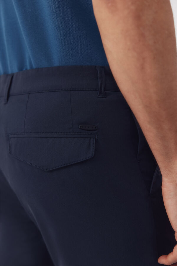 Cortefiel Pantal&oacute;n chino t&eacute;cnico slim Azul marino