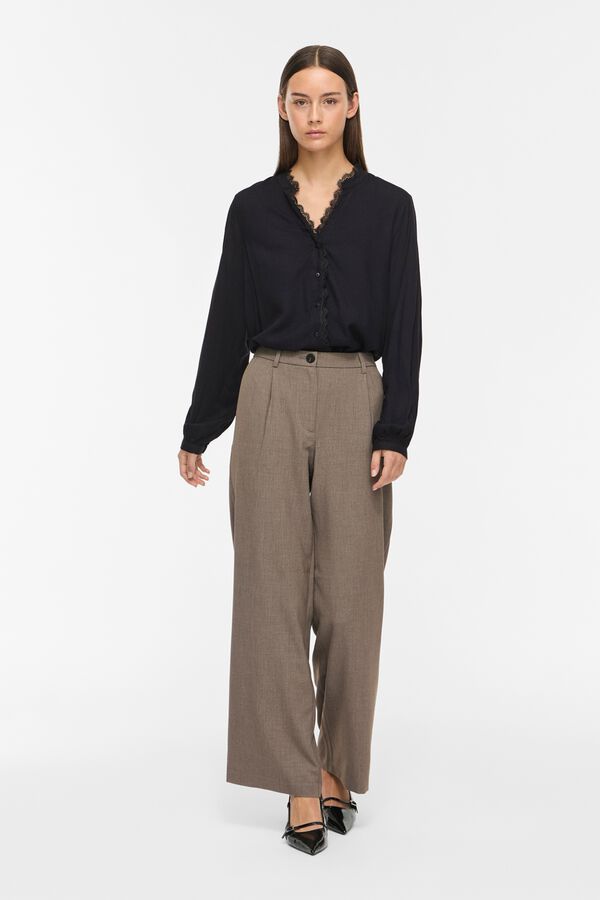 Vila Blusa de renda com decote em bico Preto