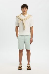 Selected Bermuda tipo chino