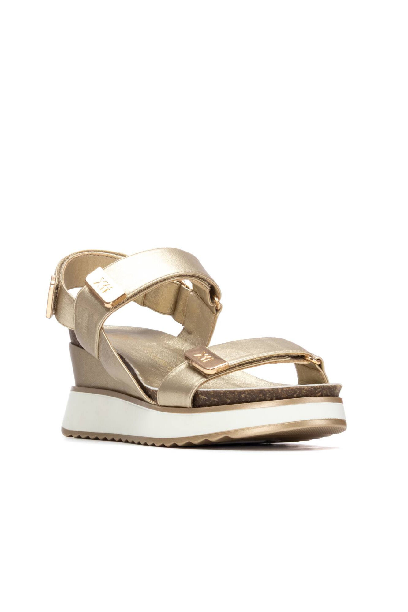 XTI Sand&aacute;lia cunha metalizada pala dupla