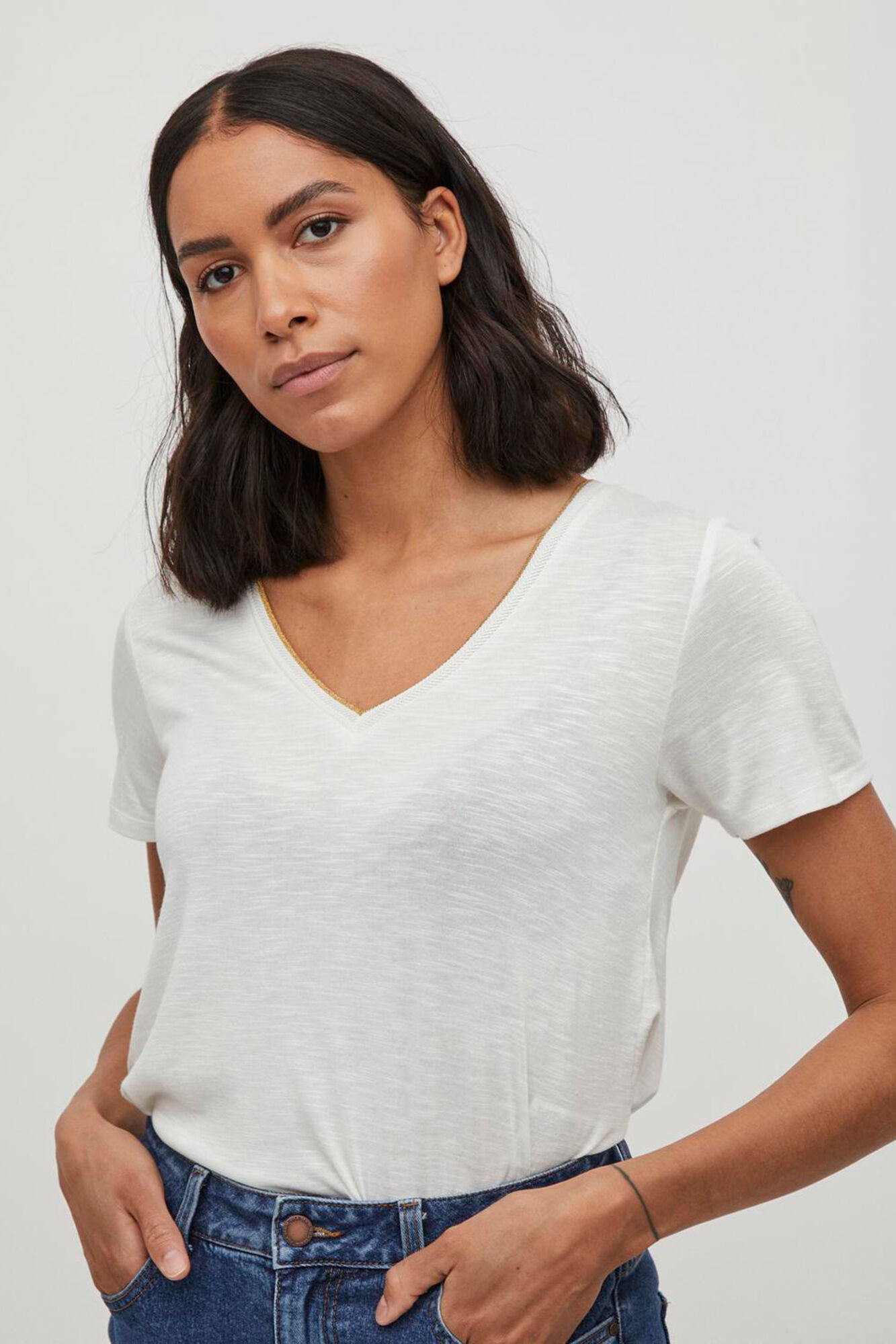 Vila T-shirt de manga curta em viscose