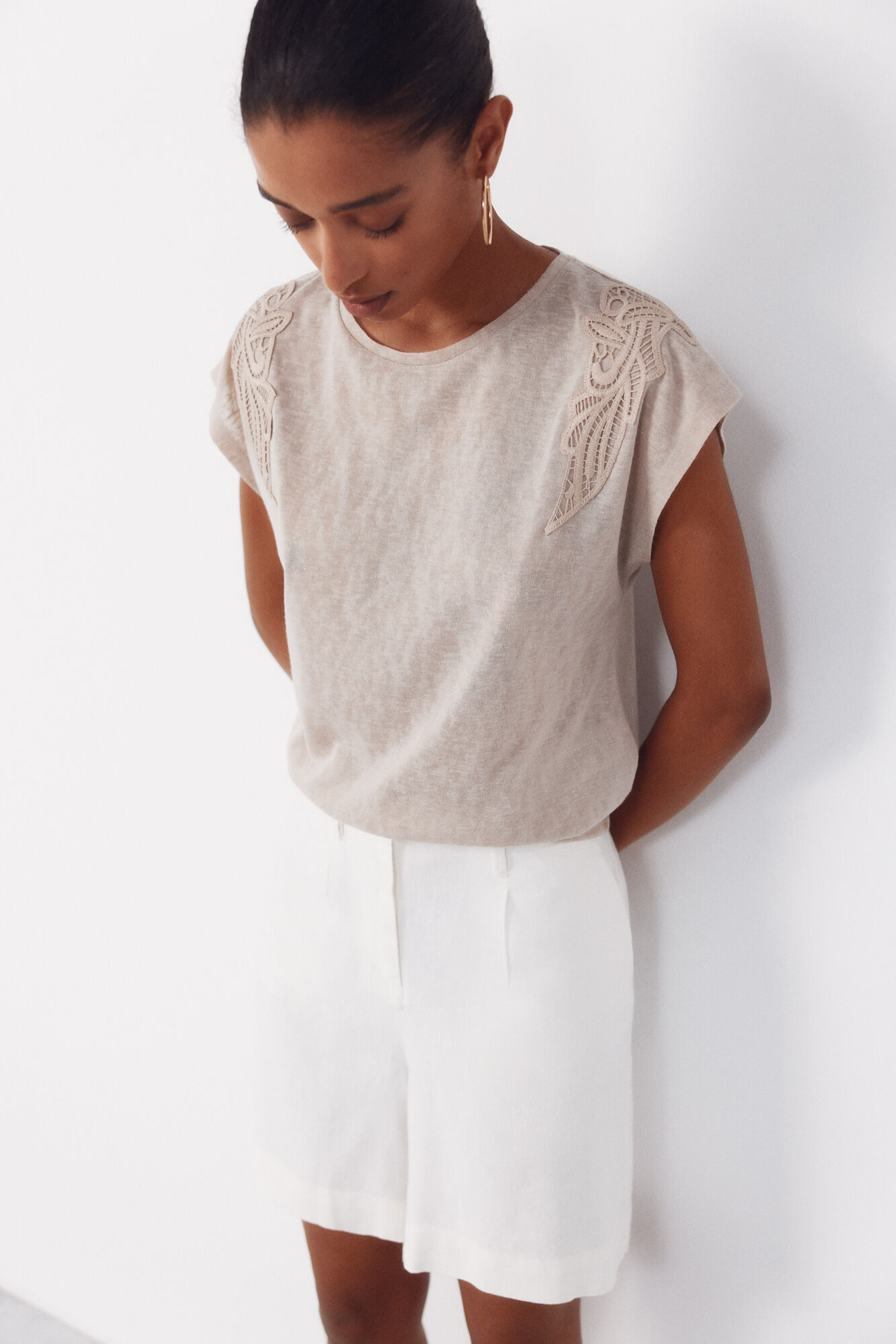 Cortefiel Camiseta efecto lino parches