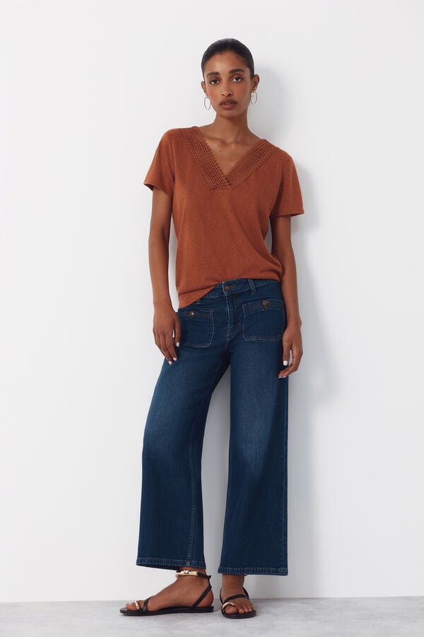 Cortefiel Camiseta com bico e enfeites Castanho