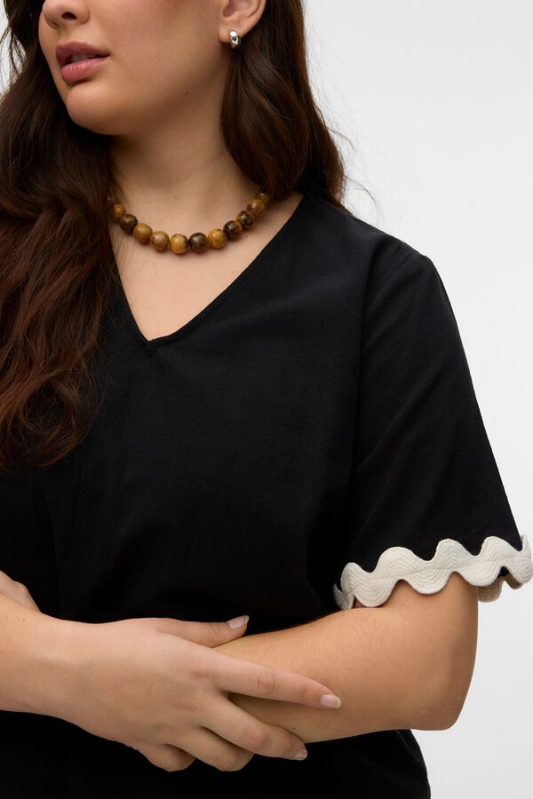 Vero Moda Curve Embroidered details plus size top Black