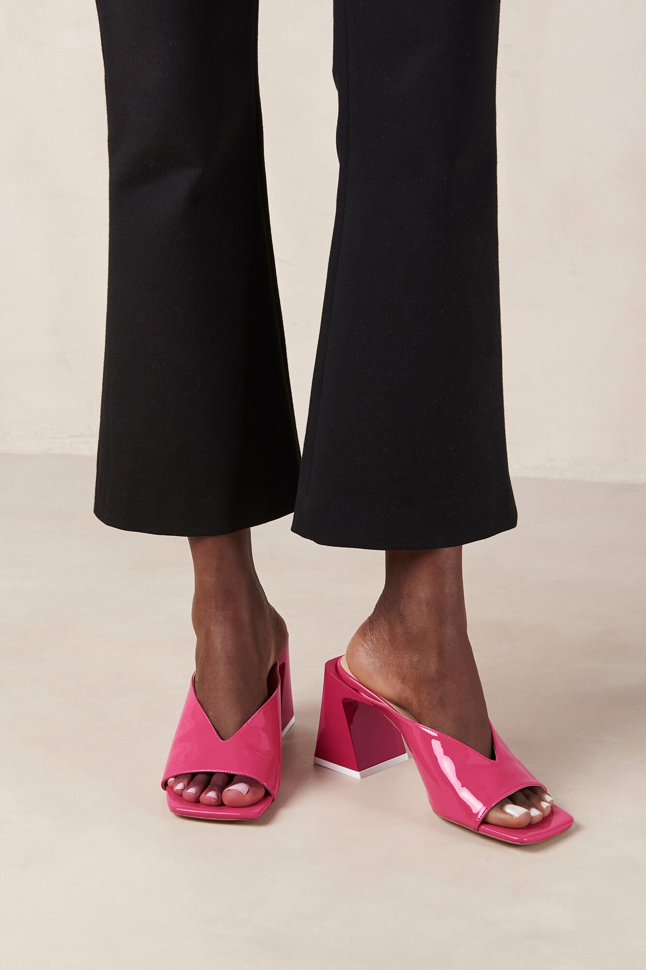 Cortefiel Sandalias Tasha en piel color rosa