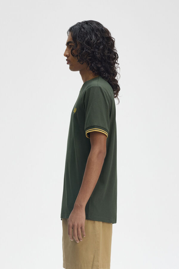 Fred Perry T-shirt with two-stripe trim Kaki