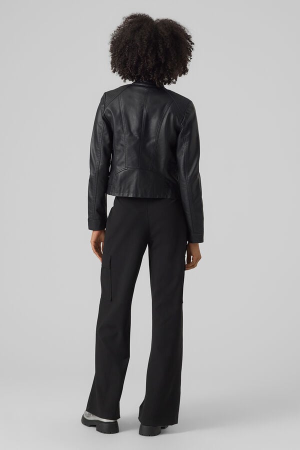 Vero Moda Blus&atilde;o gola Perkins efeito pele Castanho