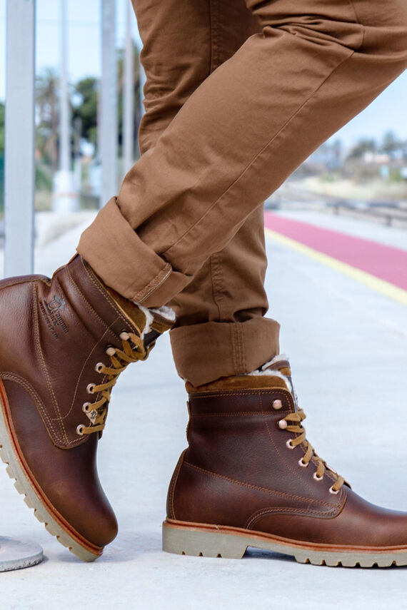 Bota de hombre en piel napa
