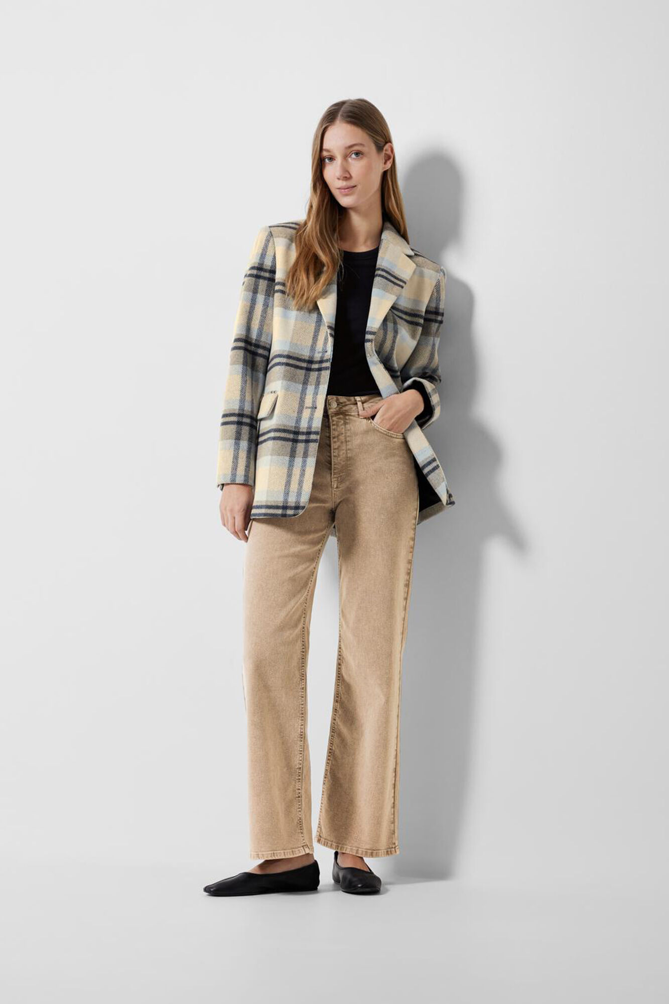 Pantalon vaquero en color tostado de cintura alta y pierna ancha Pantalones de mujer Cortefiel