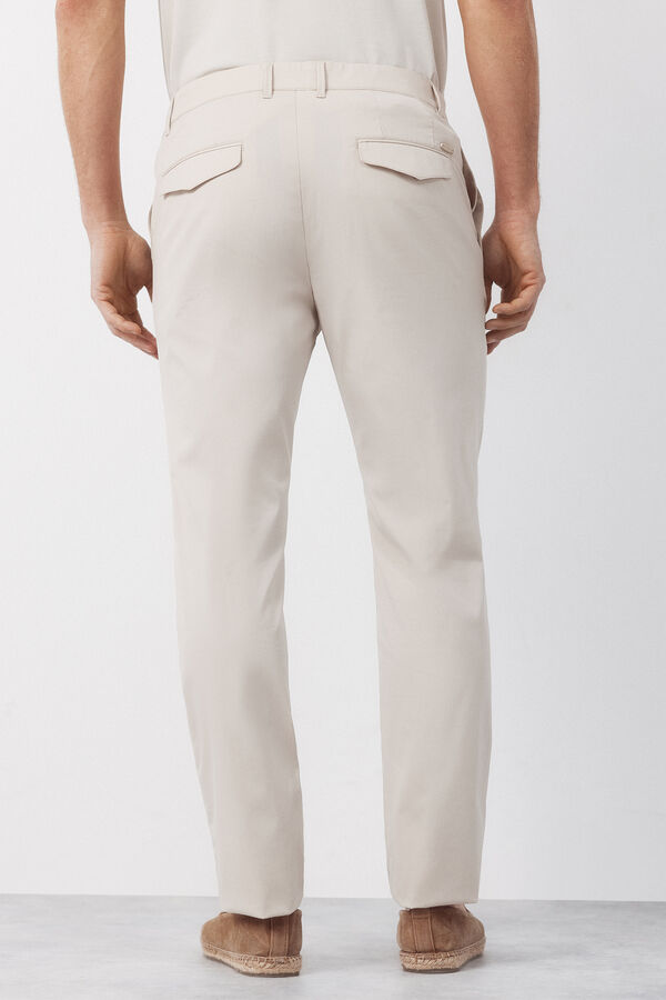 Cortefiel Pantal&oacute;n chino t&eacute;cnico slim Beige