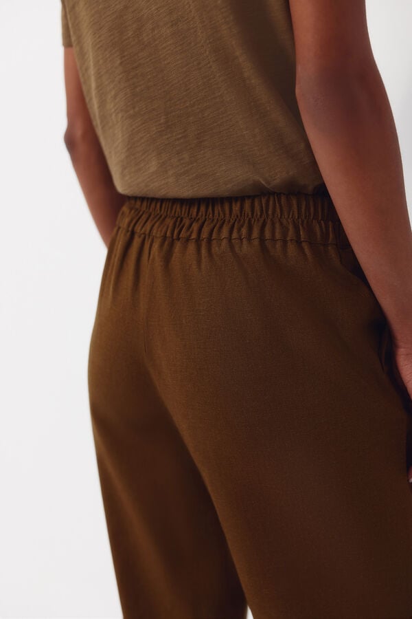 Cortefiel Pantal&oacute;n con lino con botones dorados Kaki