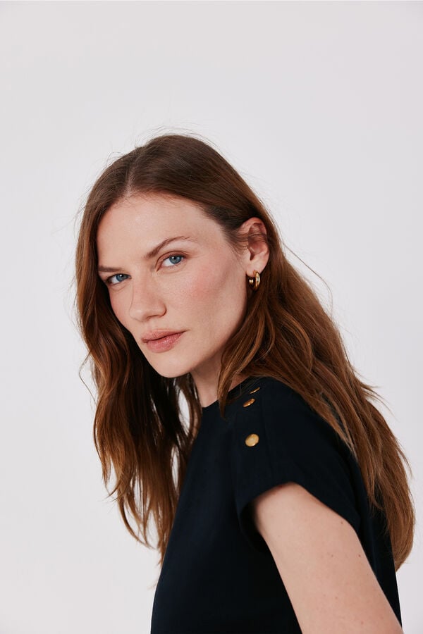 Cortefiel Basic t-shirt with gold buttons Black