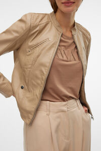 Vero Moda Cazadora efecto piel cuello Perkins