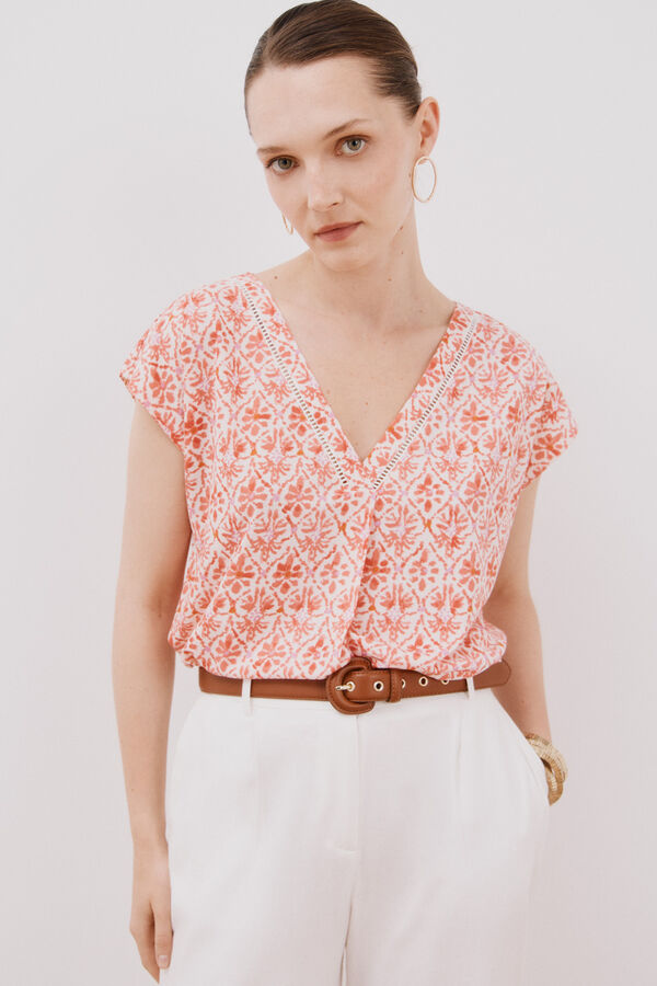 Cortefiel V -shirt with lace detail Printed grey