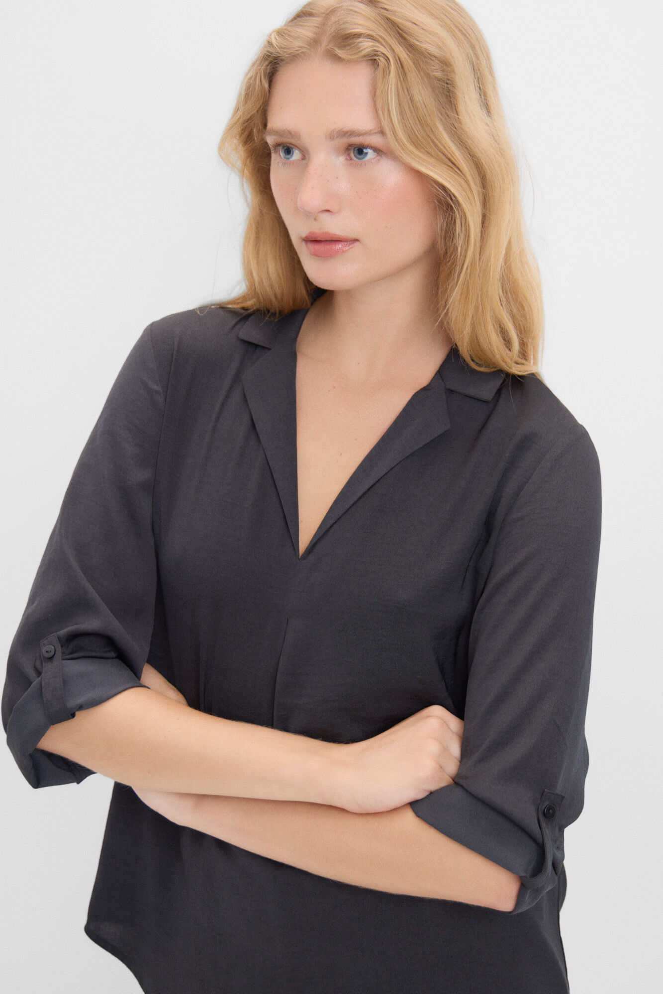 Blusa satinada cuello solapa Women s blouses Cortefiel